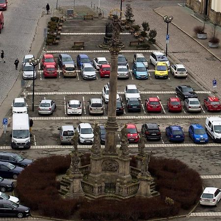 Apartman V Centru Na Velkem Namesti Hradec Kralove Exterior foto